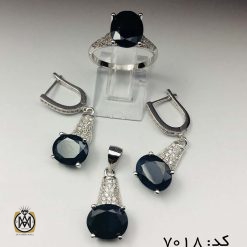 سرویس نقره نگین اصلی یاقوت کبود زنانه طرح فریبا - کد 7018 سرویس نقره نگین اصلی یاقوت کبود زنانه طرح فریبا - کد 7018