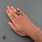 5 انگشتر عقیق یمن فاخر مردانه با رکاب قلم زنی اثر استاد هشتم - کد 8485 - تصویر 5
