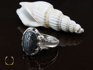 00 انگشتر حدید سینی مردانه با حکاکی الله و پنج تن - کد 8657 - تصویر 6