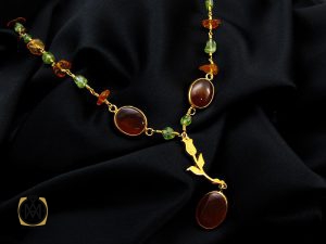 00 سینه ریز عقیق یمن کهربا لسهتان و زبرجد زنانه طرح آراگل - کد 7125 - تصویر 5