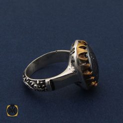 انگشتر حیدید سینی مردانه با حکاکی ان الحسین مصباح الهدی و سفینه النجاه - کد 8643 انگشتر حیدید سینی مردانه با حکاکی ان الحسین مصباح الهدی و سفینه النجاه - کد 8643