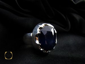 00 انگشتر یاقوت کبود مرغوب مردانه هنر دست استاد باقرزاده - کد 10043 - تصویر 6