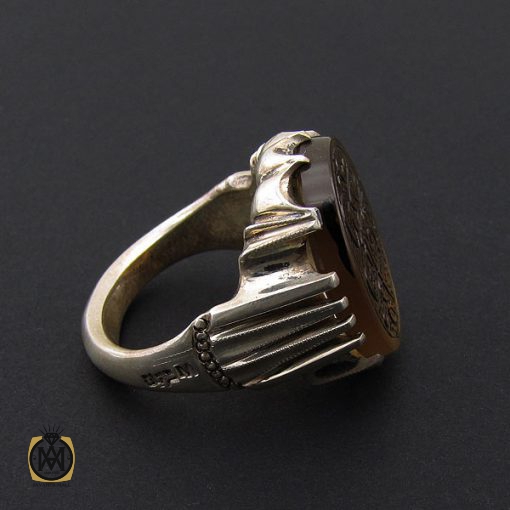 انگشتر عقیق با حکاکی ذکر صلوات مردانه هنر دست استاد شرفیان - کد 8869 - تصویر 2