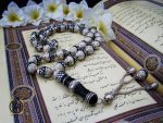 00 تسبیح 33 دانه یسر اکسترا، نقره و استخوان مرصع کاری کلکسیونی - کد 4177 - تصویر 6