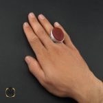 5 انگشتر عقیق یمن کلکسیونی و درشت با حکاکی خط ثلث حسبنا الله ونعم الوكيل نعم المولى ونعم النصير مردانه - کد 10116 - تصویر 5