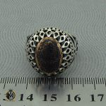 انگشتر حدید با حکاکی قال سید الکونین حسین منی و انا من حسین مردانه - کد 10371 - تصویر 4