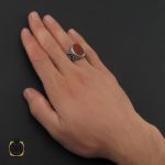 5 انگشتر عقیق یمن با حکاکی نور عینی یا حسین قلم زنی مردانه - کد 10235 - تصویر 5