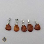 گردنبند مدال کهربا اصل