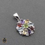 مدال با نگین های رنگارنگ