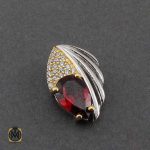 مدال نقره با نگین اصل و خوش رنگ