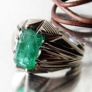Emerald-ring-3 انگشتر زمرد اصل