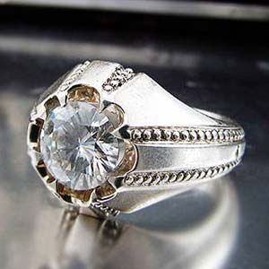 moissanite-ring خواص، قیمت و خرید انگشتر موزانایت اصل مردانه و زنانه