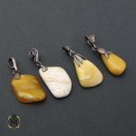 مدال بولونی اصل کهربا زرد طبیعی