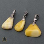 مدال کهربا اصل زرد رنگ - 3 مدال اصل کهربا ظریف معدنی کد 3498